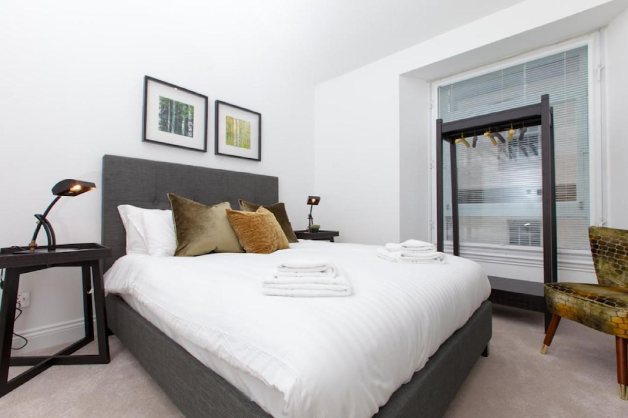 Appartamento Edinburgh Deluxe Duplex With Garage Esterno foto